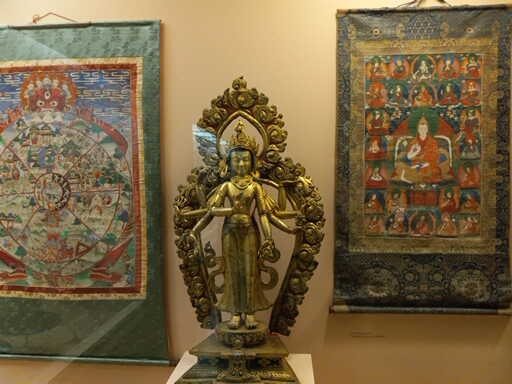 My fist overseas trip was to India. This trip was a pilgramage so I traveled very light and had no camera of any sort. Smartphones did not exist at the time. 