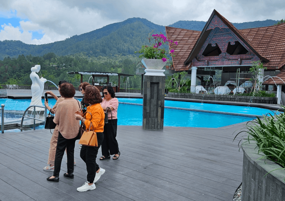 Photo taken at the Niagara Hotel in Parapat Sumatra.