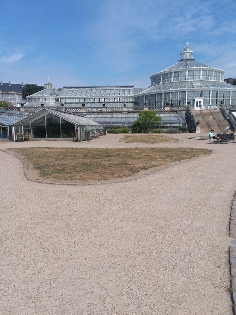 Approaching the Botanical Gardens of Copenhagen